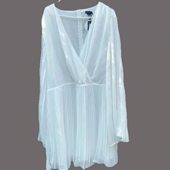 Boohoo Angel Sleeves Wrap Dress - Plus Size 26 - Mini- White Great Condition - Picture 2 of 11